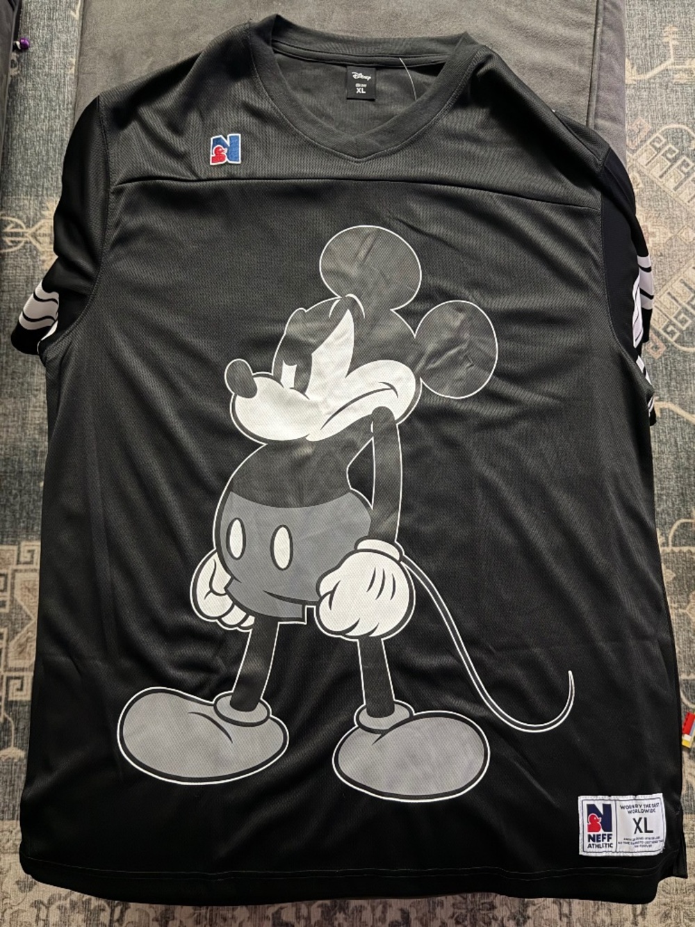 Neff Mickey jersey